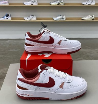 Nike Gamma Force Low desert Berry