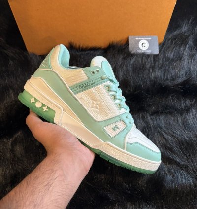 Worn 1x Louis Vuitton Tiffany Trainer