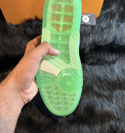 Worn 1x Louis Vuitton Tiffany Trainer