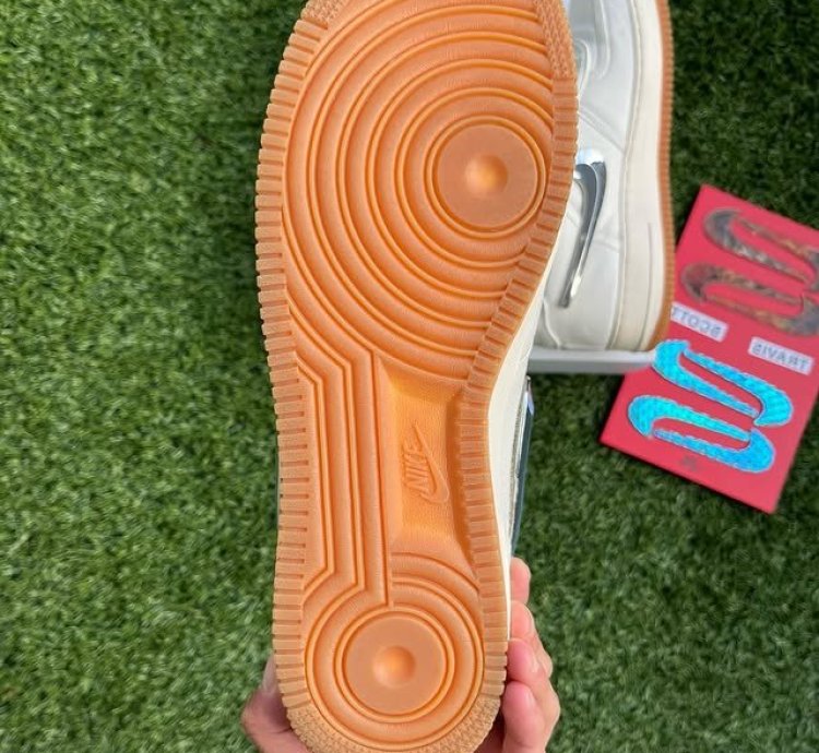 Travis Scott X Air Force 1 Sail
