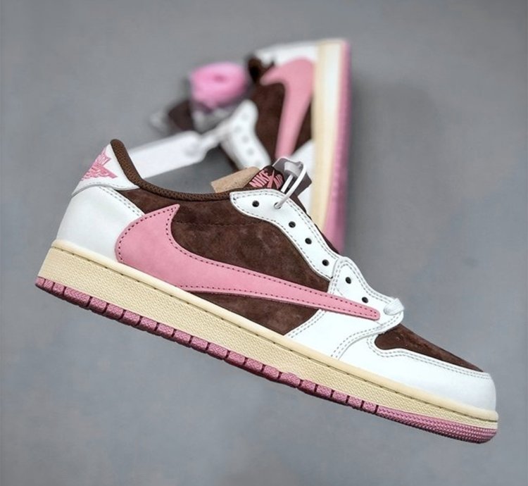 Travis Scott X Air Jordan 1 Low - Dark Pony - Pink Oxford