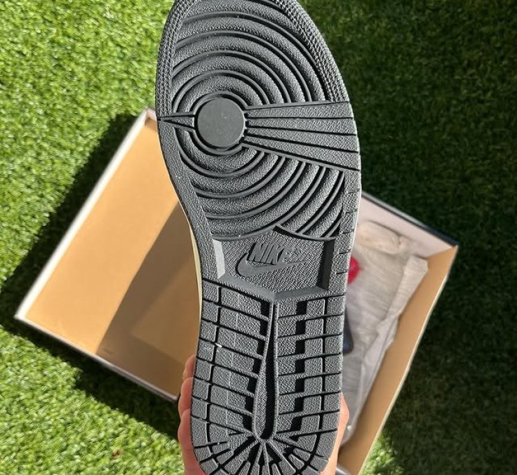 Air Jordan 1 La To Chi