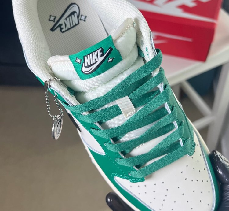Nike Dunk Low Retro Se Lottery Pack Green