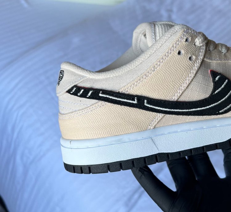 Albino Preto X Nike Dunk