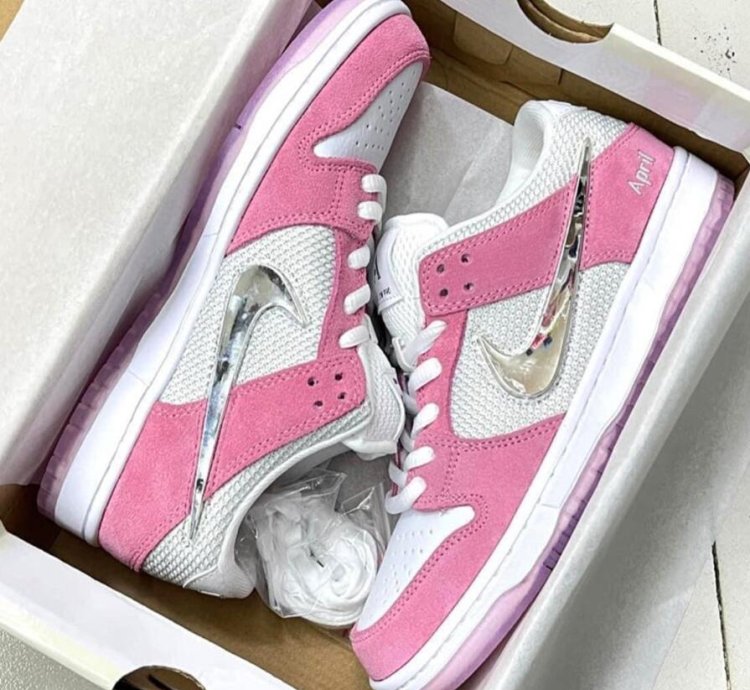 Nike Sb Dunk X April Skateboards Pink