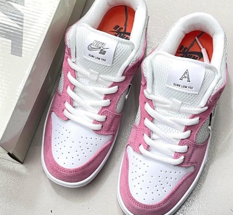 Nike Sb Dunk X April Skateboards Pink