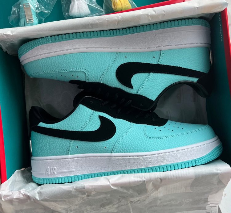 Tiffany Co X Air Force 1 Low 1837 Friends Family