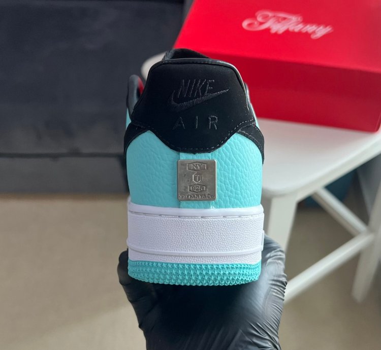 Tiffany Co X Air Force 1 Low 1837 Friends Family