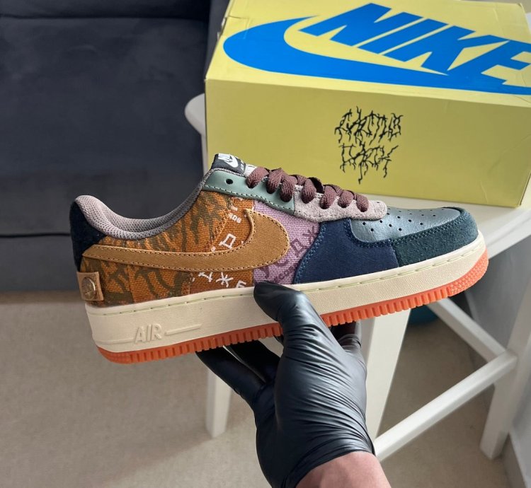 Air Force 1 Low X Travis Scott Cactus Jack