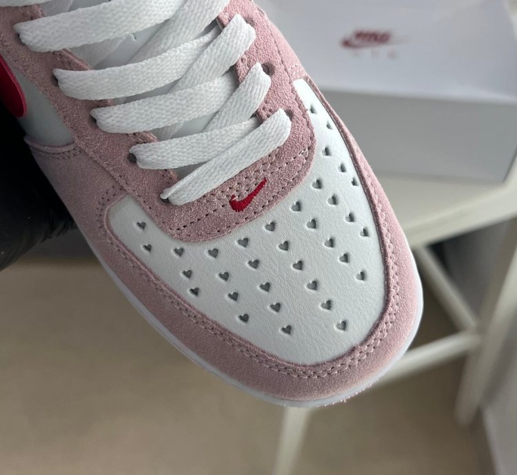 Air Force 1 Low 07 Qs Valentines Day Love Letter