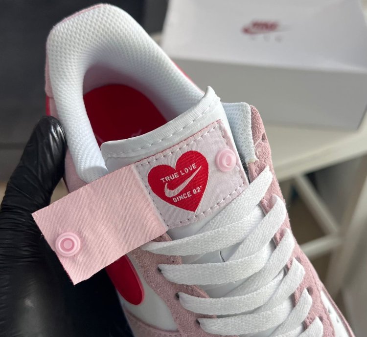Air Force 1 Low 07 Qs Valentines Day Love Letter