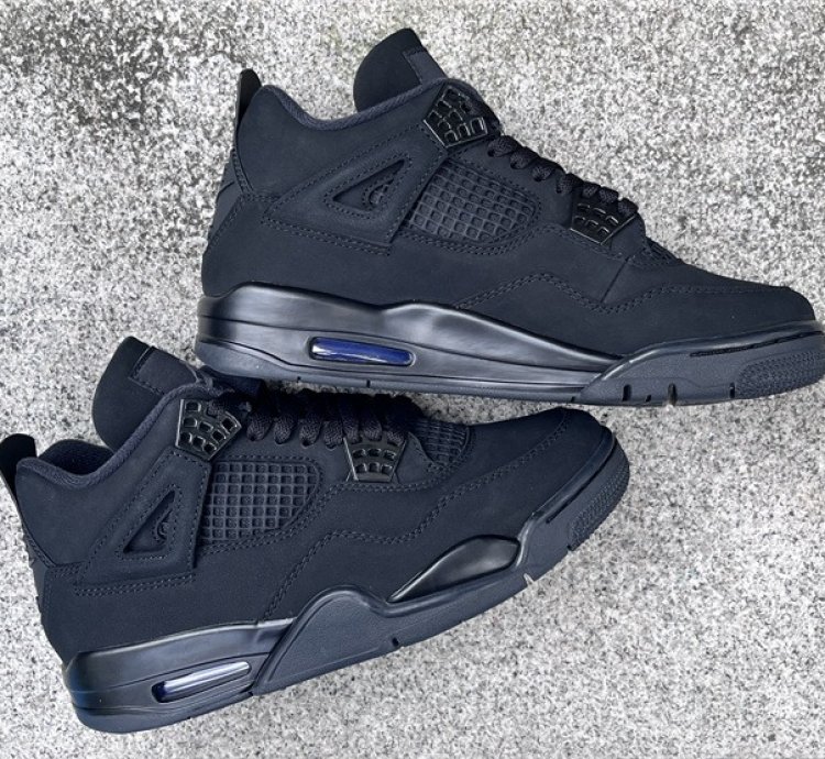 Air Jordan 4 Black Cat