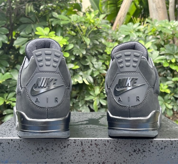 Air Jordan 4 Black Cat