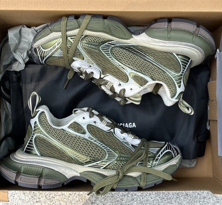 Balenciaga 3xl Dark Green Light Beige