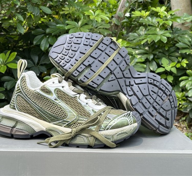 Balenciaga 3xl Dark Green Light Beige