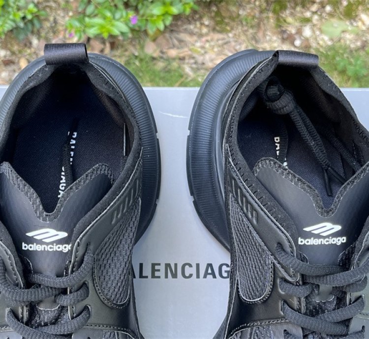 Balenciaga Circuit Sneaker Worn-out Black