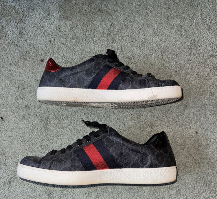 Gg Supreme Black Gucci Ace Sneakers
