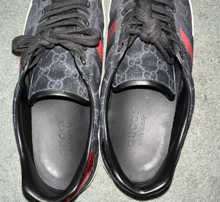 Gg Supreme Black Gucci Ace Sneakers