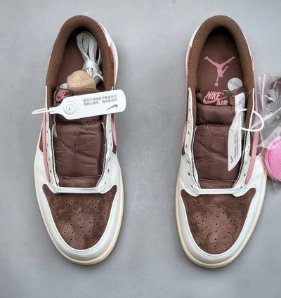 Travis Scott X Air Jordan 1 Low - Dark Pony - Pink Oxford