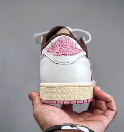 Travis Scott X Air Jordan 1 Low - Dark Pony - Pink Oxford