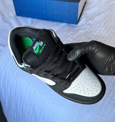 Nike Sb Dunk Panda Pigeon
