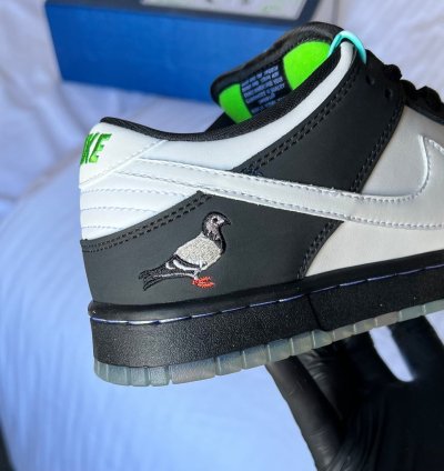Nike Sb Dunk Panda Pigeon