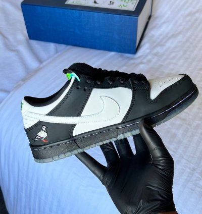 Nike Sb Dunk Panda Pigeon