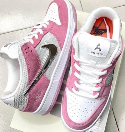 Nike Sb Dunk X April Skateboards Pink