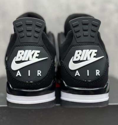 Nigel Sylvester - Jordan 4 Black White