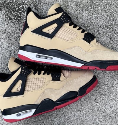 Air Jordan 4 Pizza