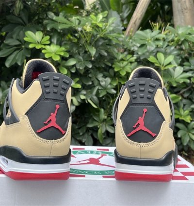 Air Jordan 4 Pizza