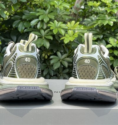 Balenciaga 3xl Dark Green Light Beige