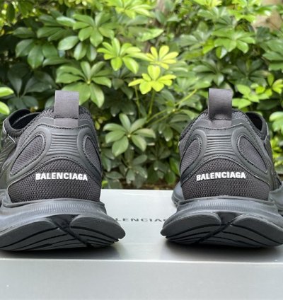 Balenciaga Circuit Sneaker Worn-out Black