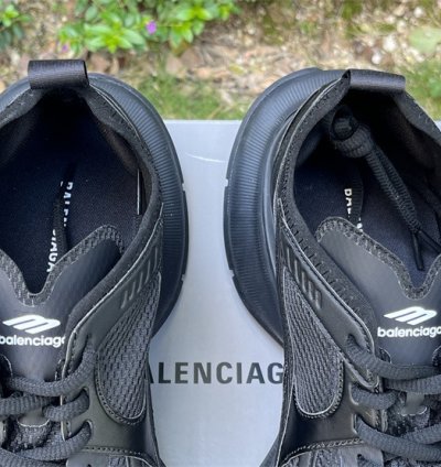 Balenciaga Circuit Sneaker Worn-out Black