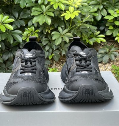 Balenciaga Circuit Sneaker Worn-out Black