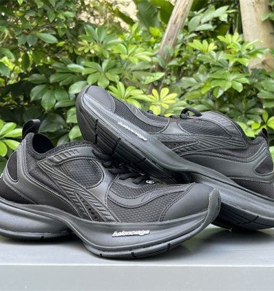 Balenciaga Circuit Sneaker Worn-out Black