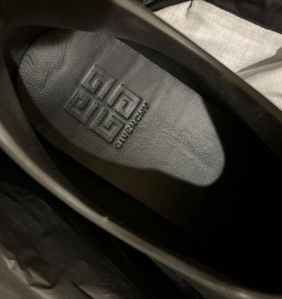 Givenchy Monumental Mallow brand New Unworn