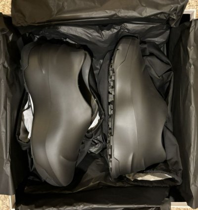 Givenchy Monumental Mallow brand New Unworn