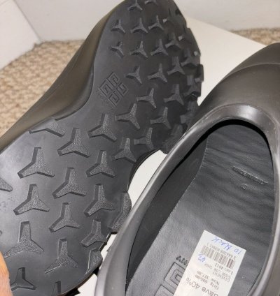 Givenchy Monumental Mallow brand New Unworn