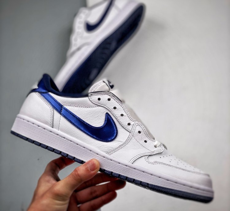 Air Jordan 1 Retro Low Metallic Blue