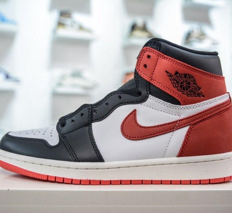 Air Jordan 1 Retro High Track Red