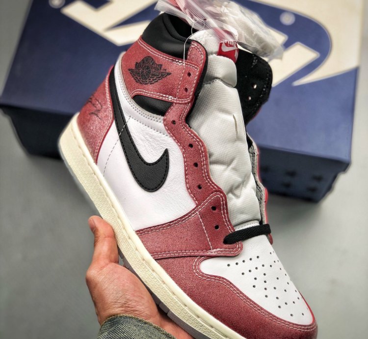Air Jordan 1 Retro High Trophy Room Chicago
