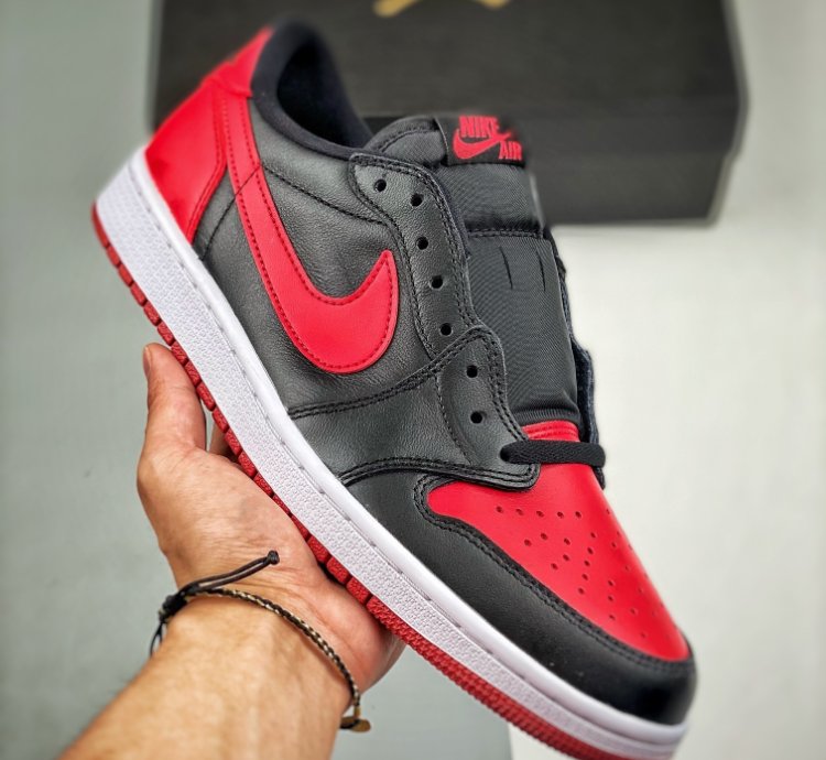 Air Jordan 1 Retro Low Bred 2015