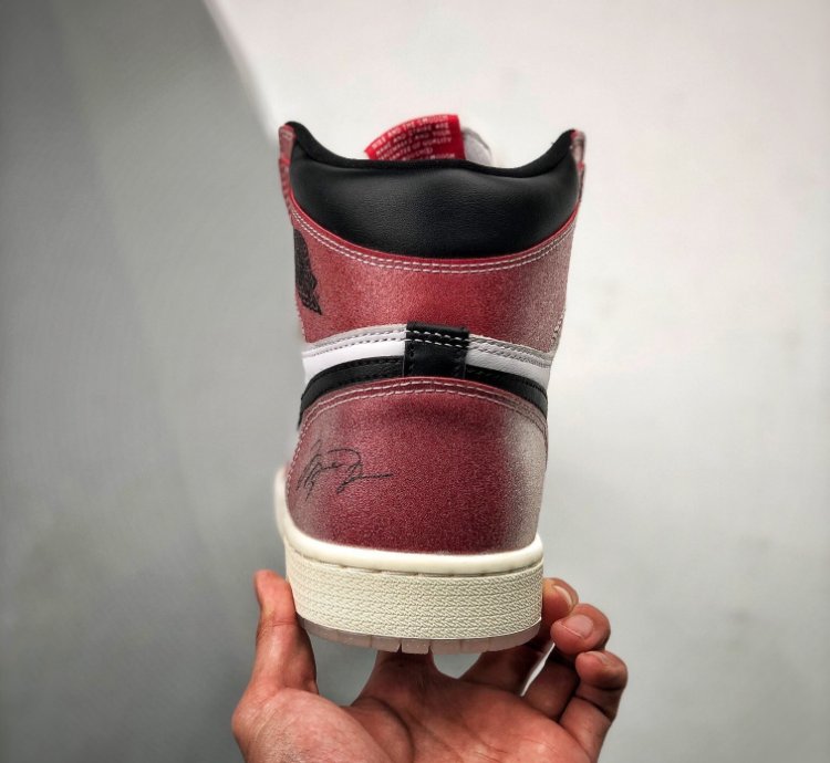 Air Jordan 1 Retro High Trophy Room Chicago