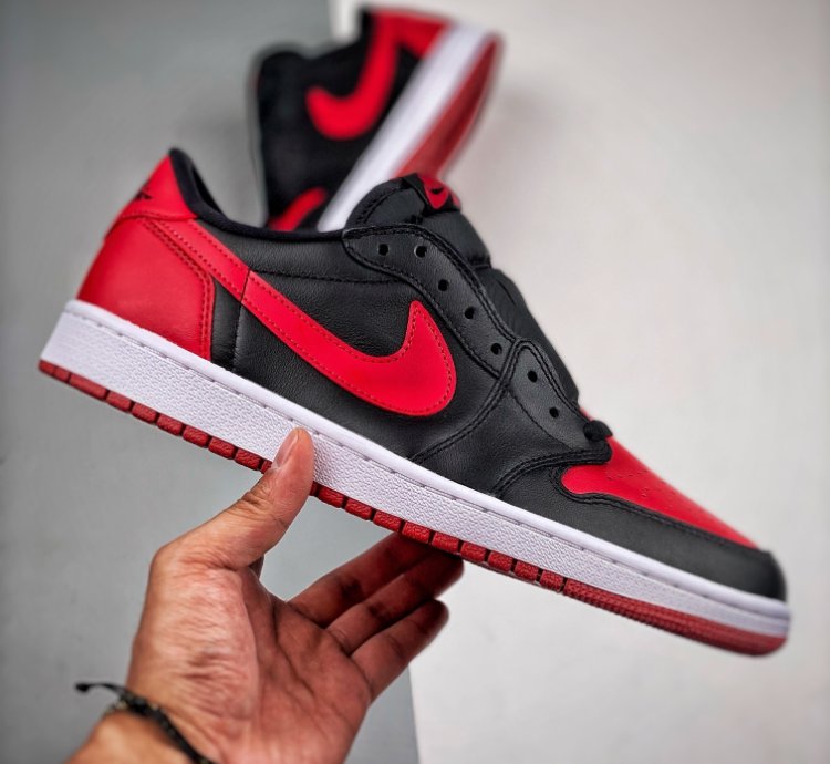 Air Jordan 1 Retro Low Bred 2015