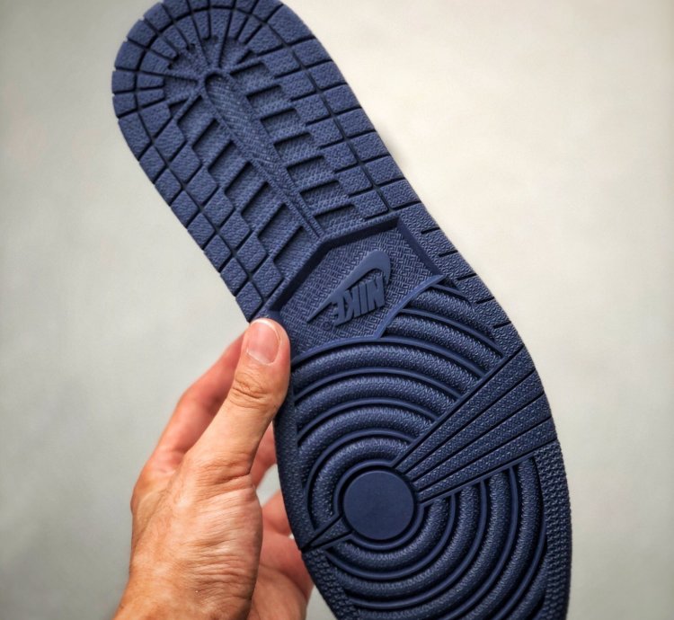 Air Jordan 1 Retro Metallic Navy 2016