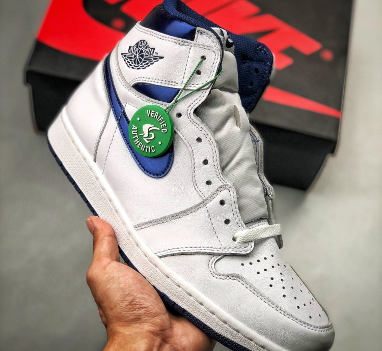 Air Jordan 1 Retro Metallic Navy 2016