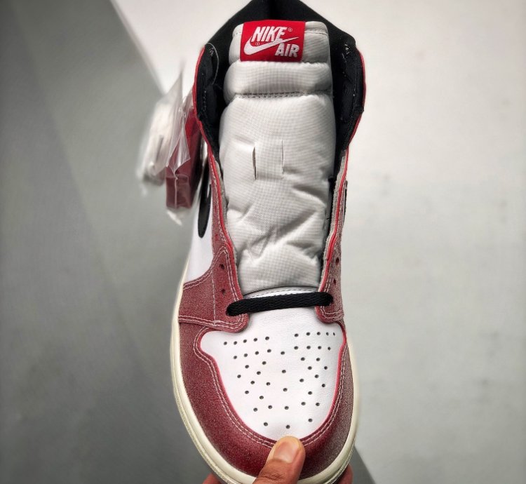 Air Jordan 1 Retro High Trophy Room Chicago