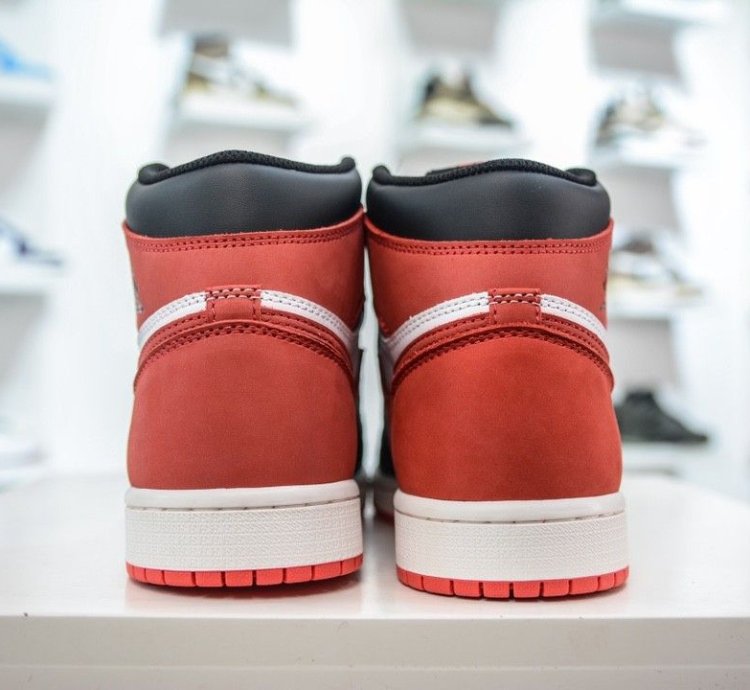 Air Jordan 1 Retro High Track Red