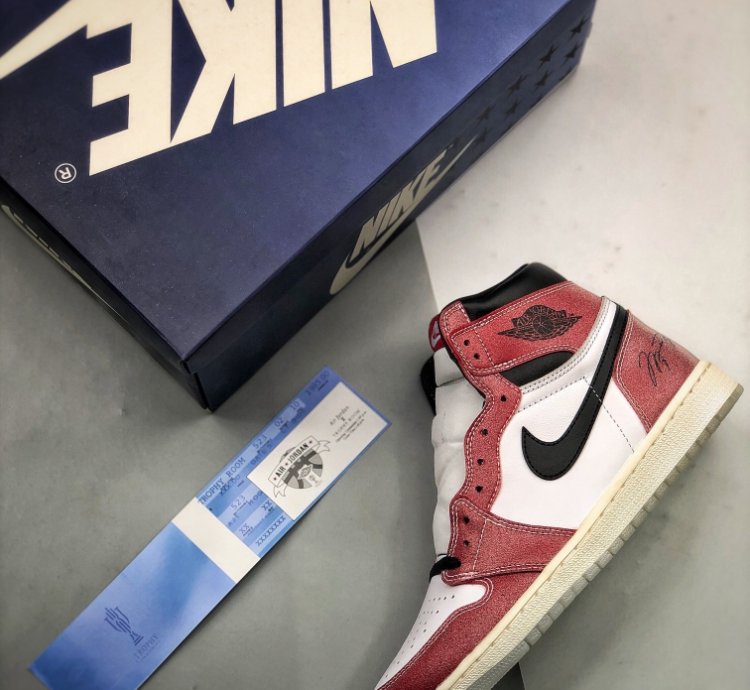 Air Jordan 1 Retro High Trophy Room Chicago